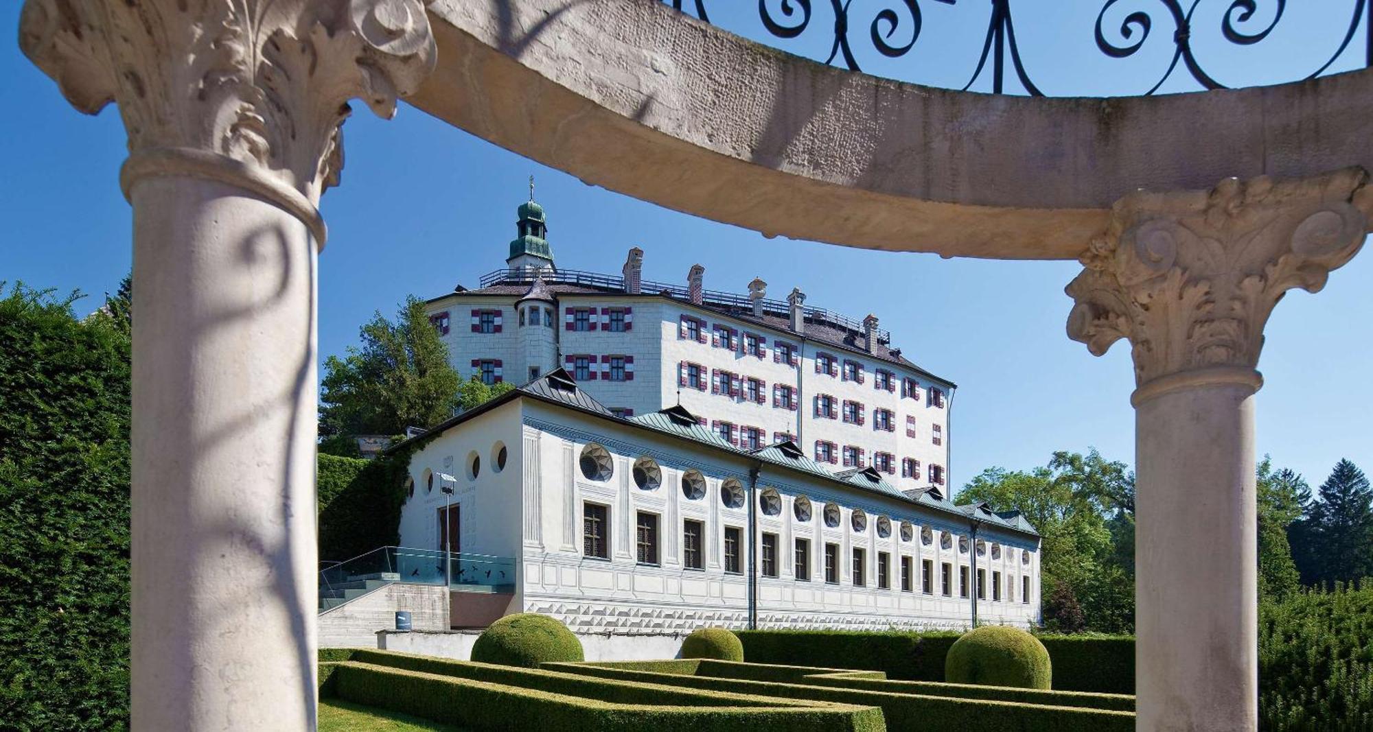 Western Goldener Adler Hotel
