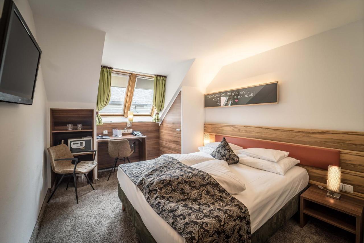 Hotel Western Goldener Adler 4*